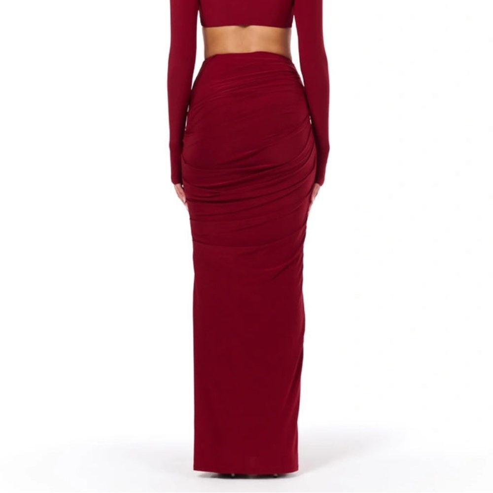 Naked Wardrobe - Ruched bodycon maxi skirt (red)